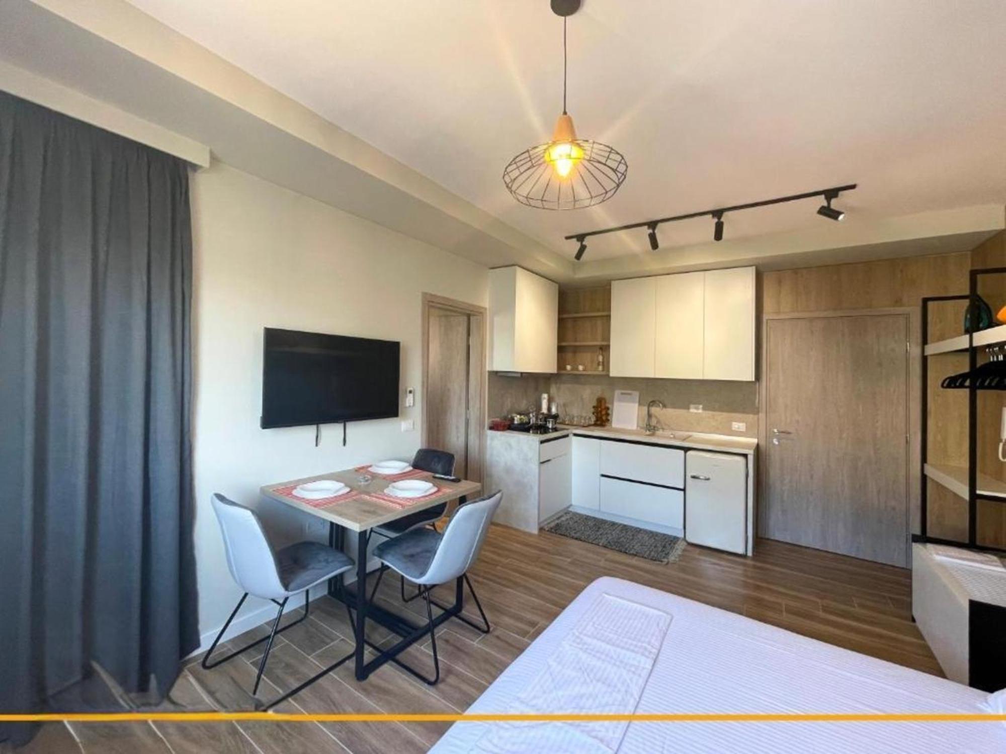 Flori Apartments ساراندا المظهر الخارجي الصورة