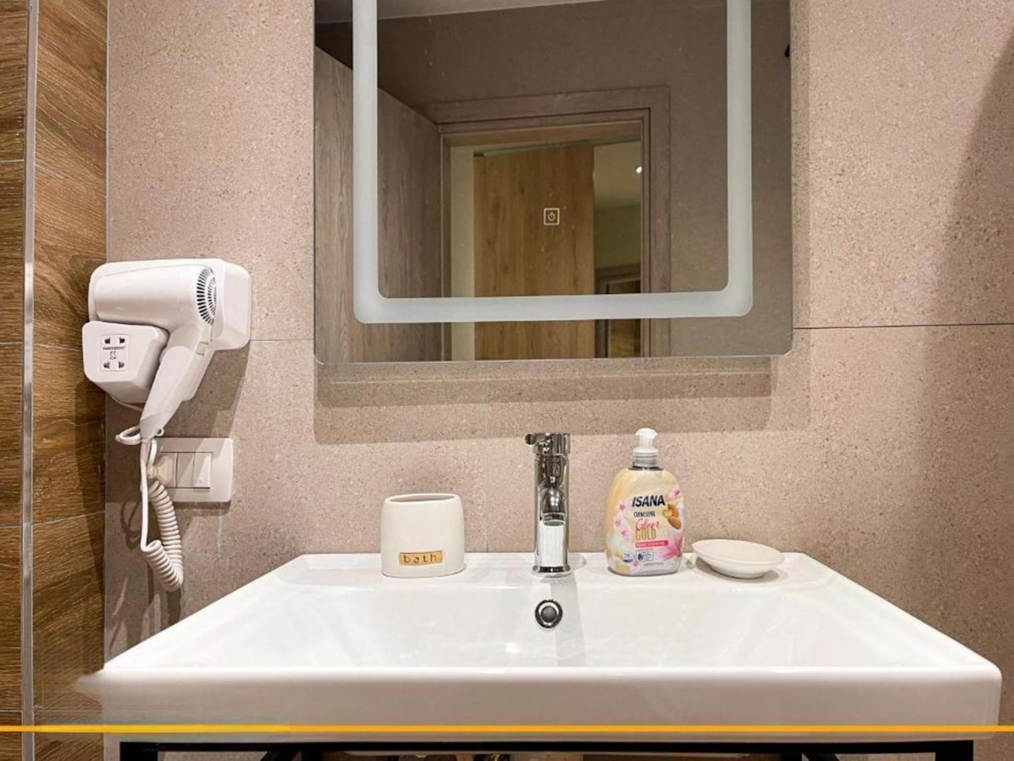 Flori Apartments ساراندا المظهر الخارجي الصورة