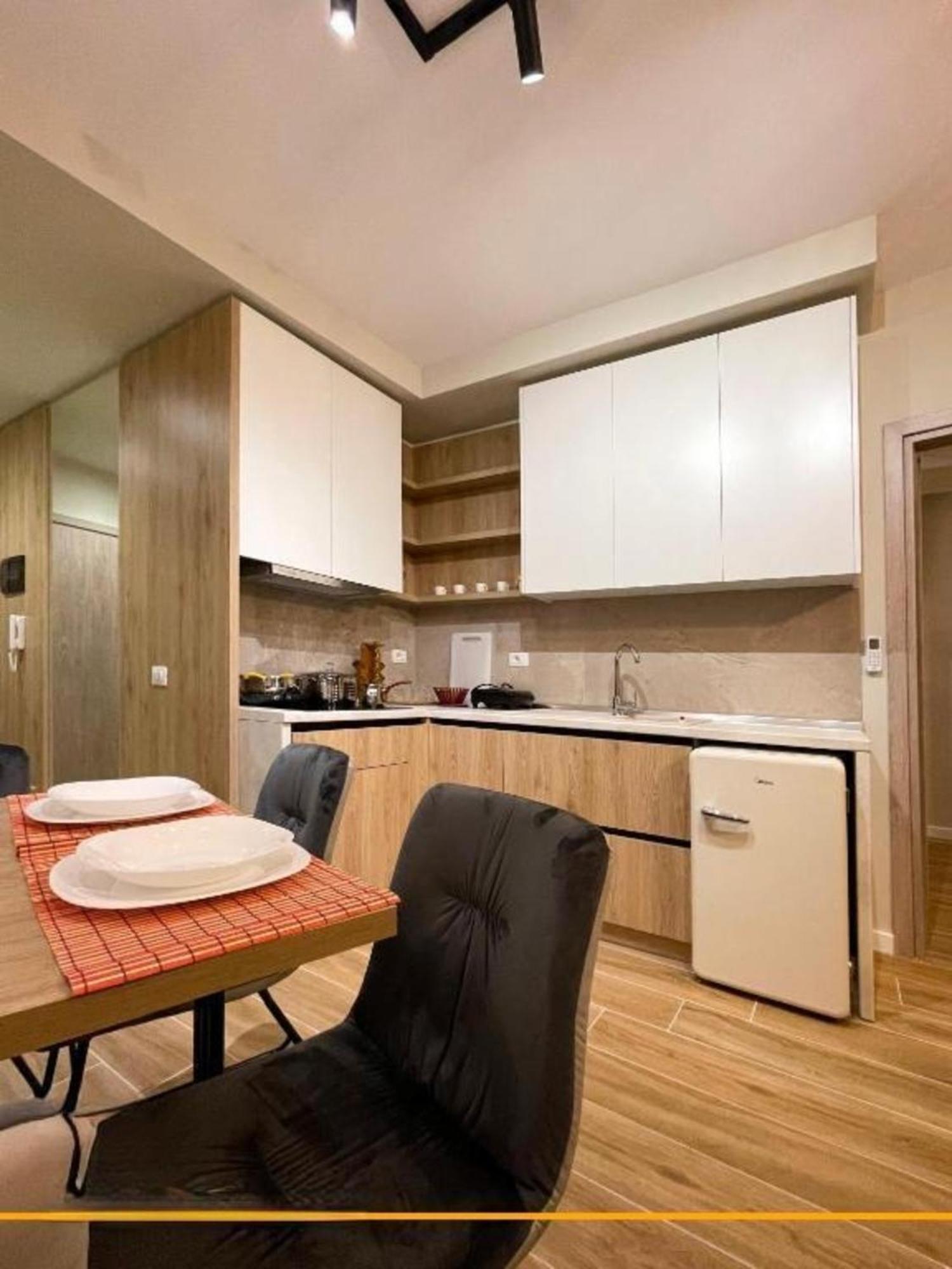 Flori Apartments ساراندا المظهر الخارجي الصورة