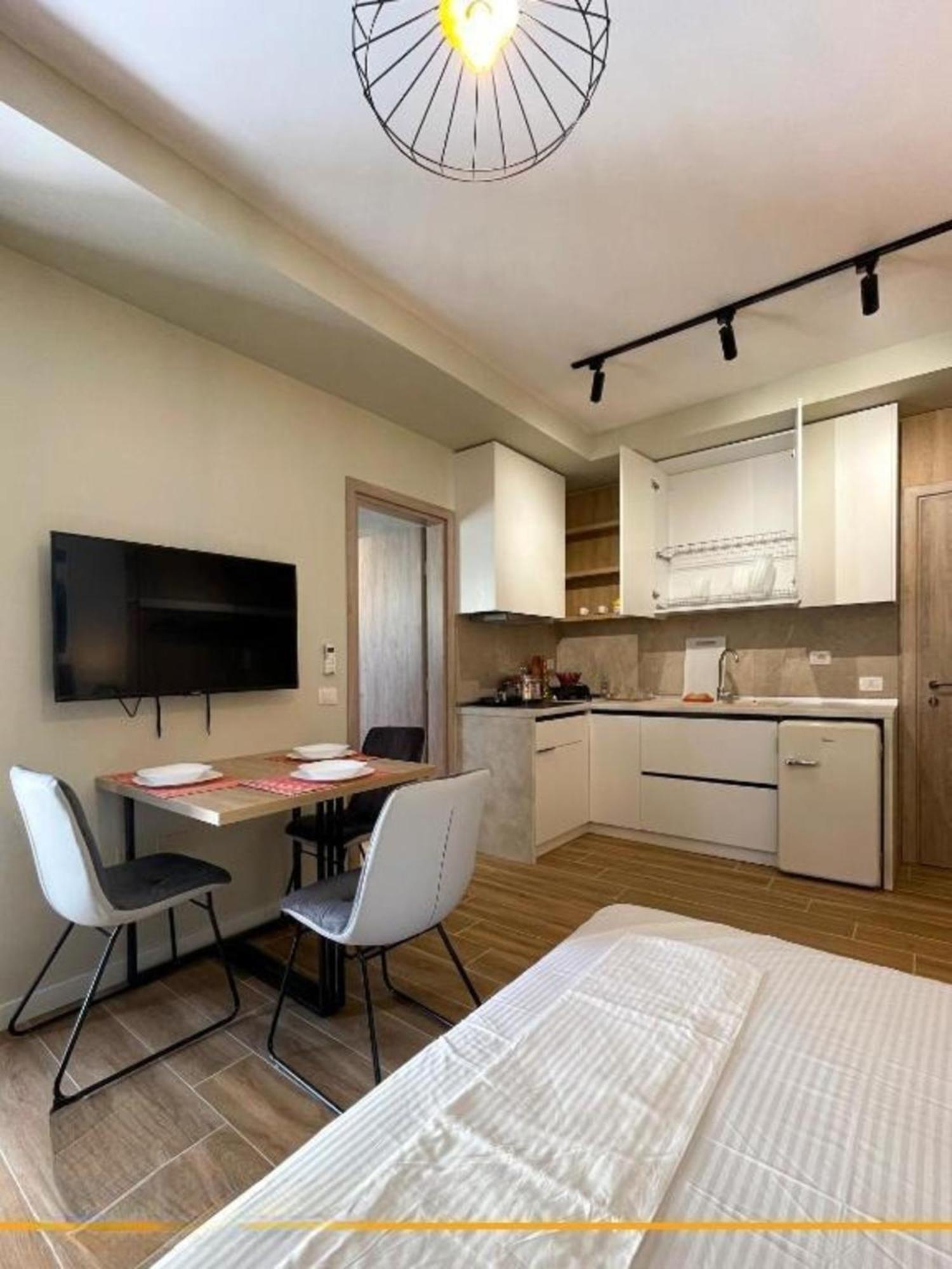 Flori Apartments ساراندا المظهر الخارجي الصورة