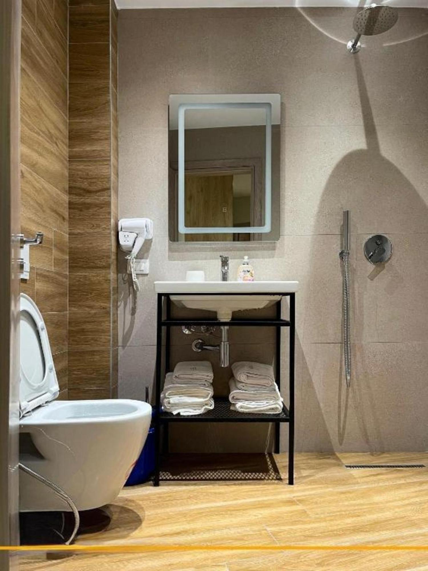 Flori Apartments ساراندا المظهر الخارجي الصورة
