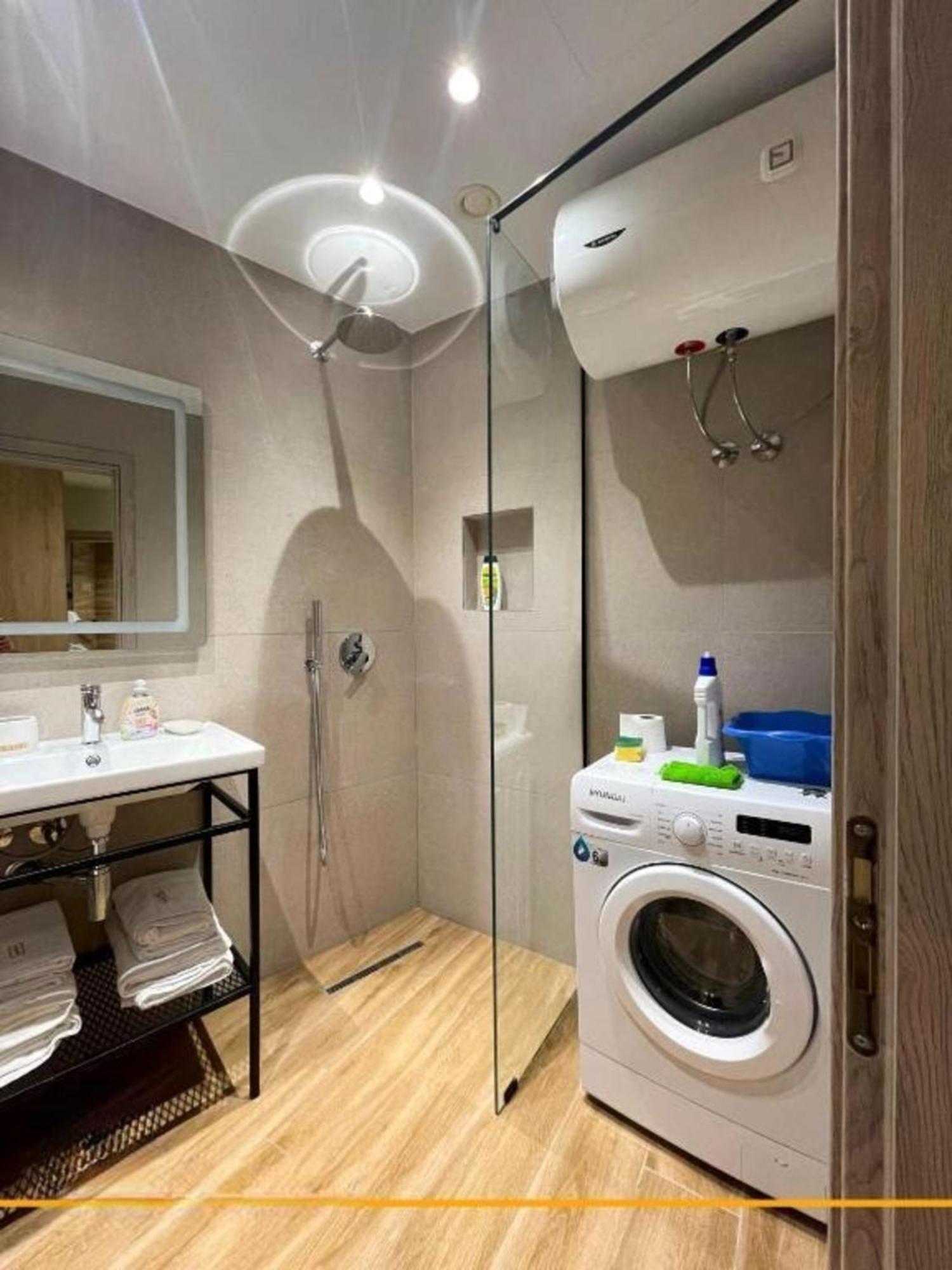 Flori Apartments ساراندا المظهر الخارجي الصورة