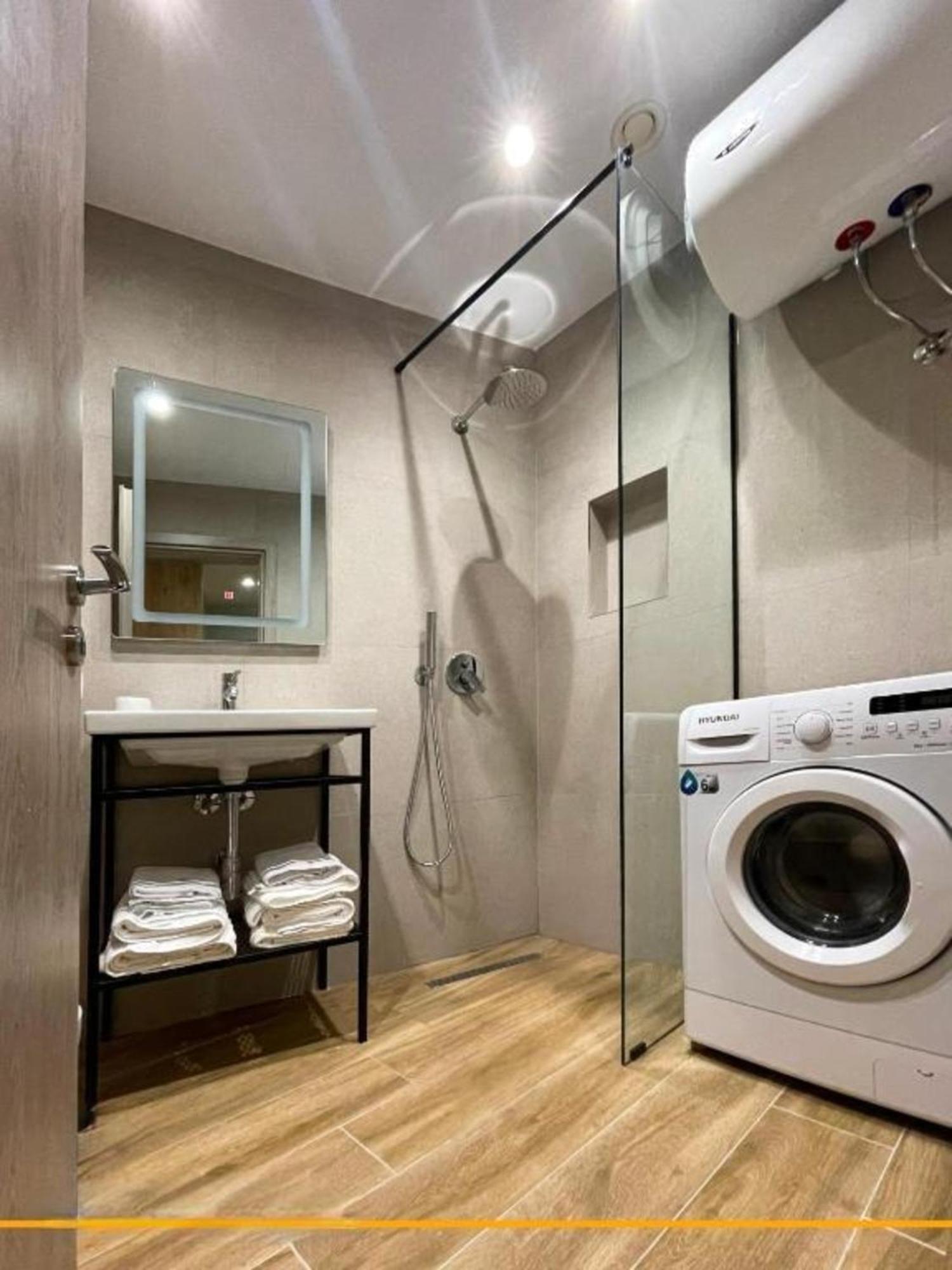 Flori Apartments ساراندا الغرفة الصورة